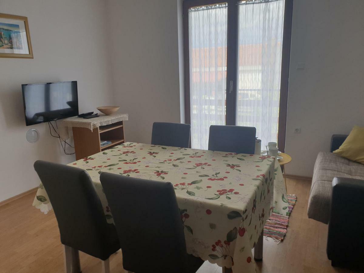 Apartman Broznic Šilo Exterior foto